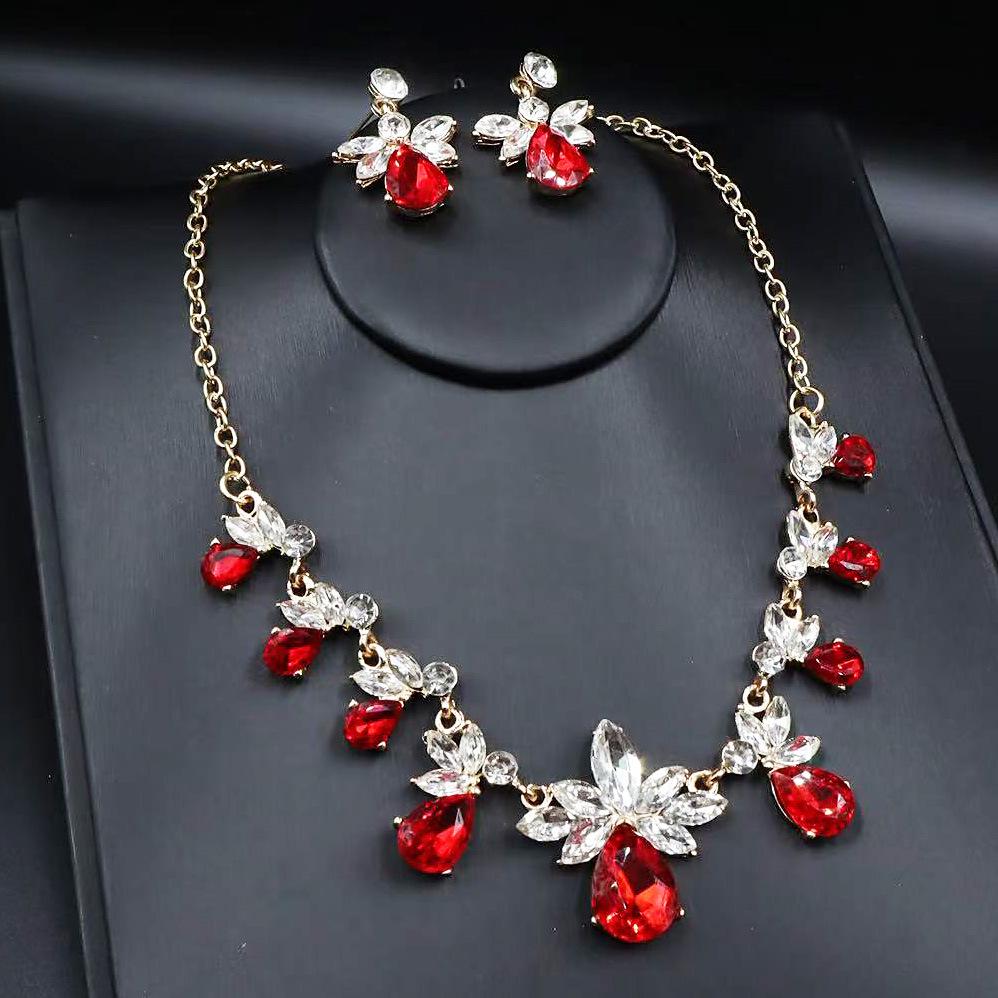 Emerald Green Geometric Necklace & Earring Set with Temperament Ear Hooks and Trendy Clavicle Chain.