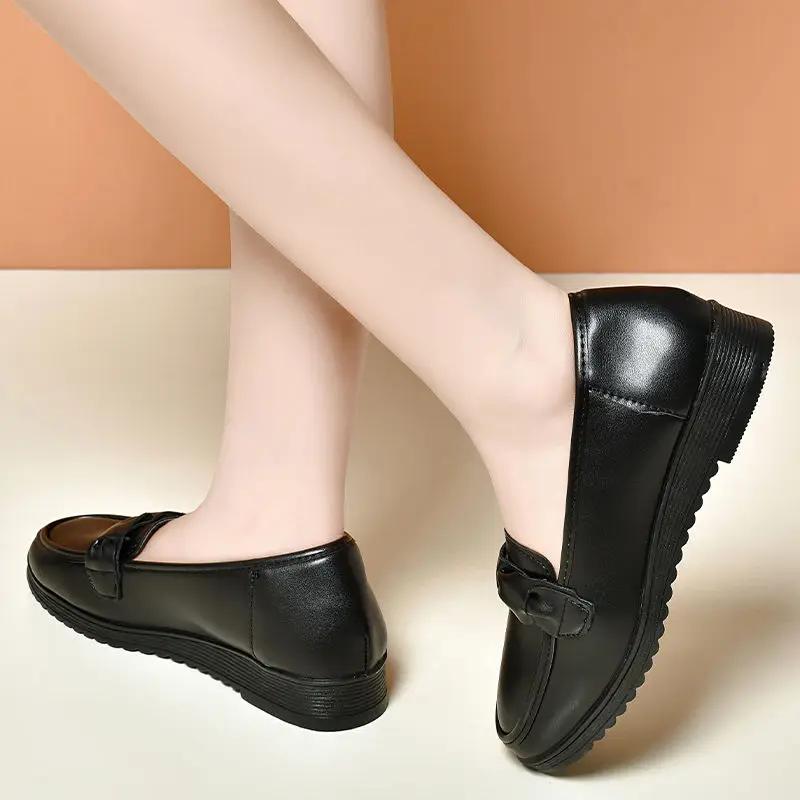 Low Heel Elegant Ladies Pumps Women's Shoes Round Toe Moccasins Chic Point Luxury Brand Summer 2025 On Offer Fashion Slip Sale