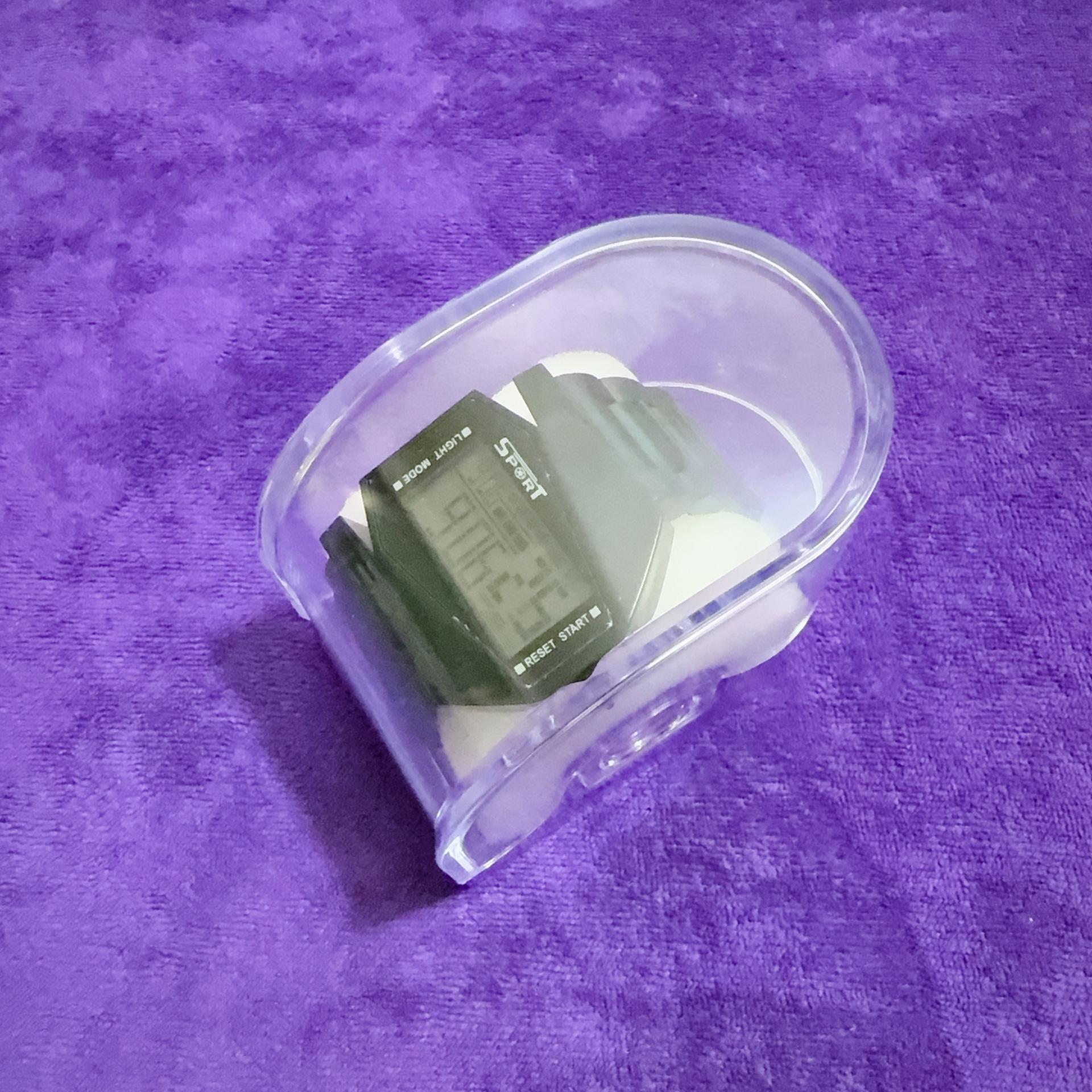 

«Квадратний світлодіодний спортивний годинник для чоловіків, жінок і дітей – світловий дисплей, дизайн винищувача»