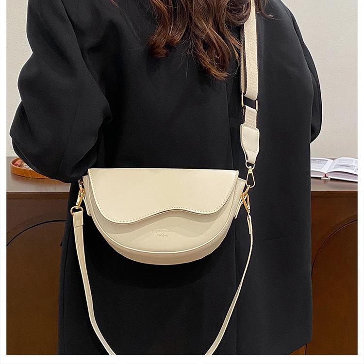 Retro Minimalist Saddle Bag for Women 2026 New Fashion Wide Strap Shoulder Crossbody Purse CLE