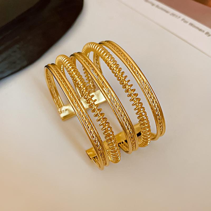 European-American Open Arm Cuff Bracelet - High-End, Versatile, and Exaggerated Fashion Jewelry for Women