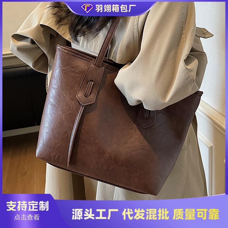 Large-capacity bag women's autumn and winter new retro shoulder bag casual premium texture commuter tote bag