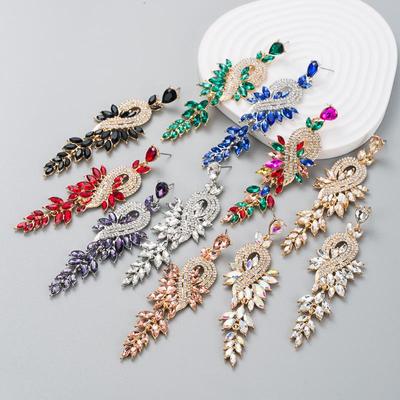 Orecchini pendenti lunghi semplici da donna Orecchini pendenti in lega di acciaio al titanio Ornamenti geometrici per le orecchie a forma di foglia di cristallo colorato