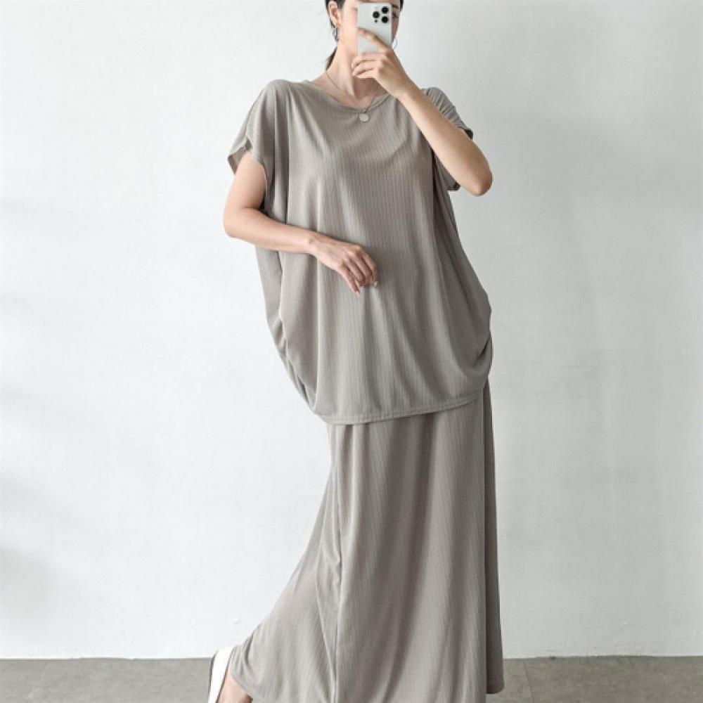 New Arrivals Open Run Women Slim FiT T shirT And bAnding skirT seT 99 Size
