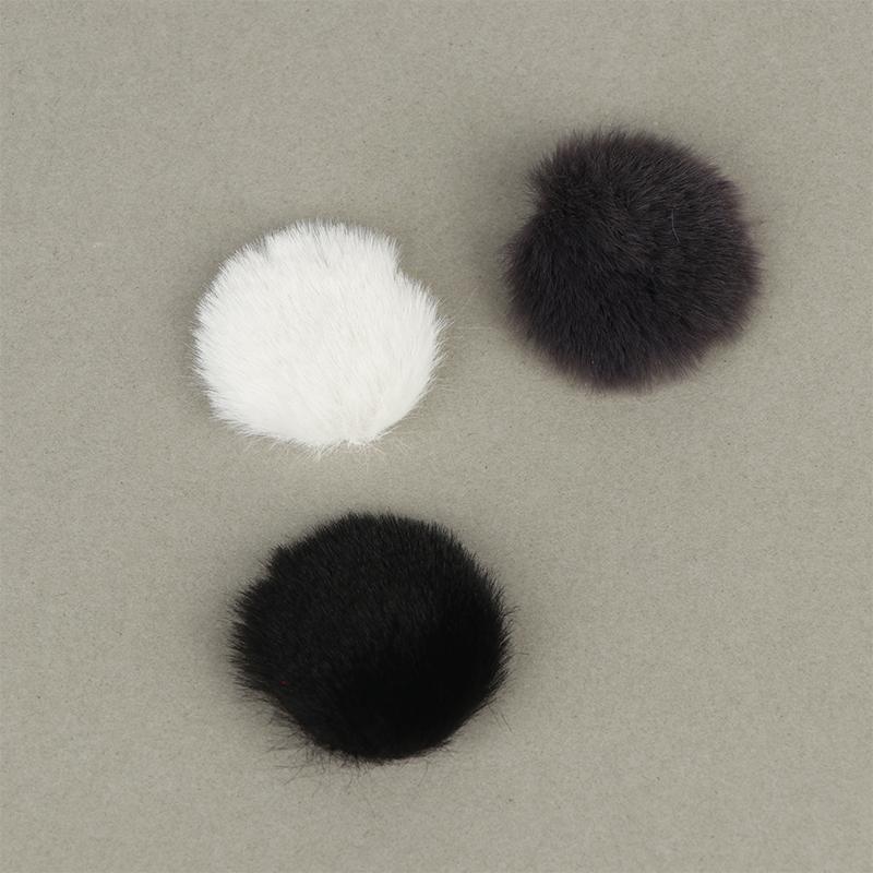 1Set Reusable Furry Soft Covers With Sticker That Provide A Shield Against The Wind For Lavalier Mics