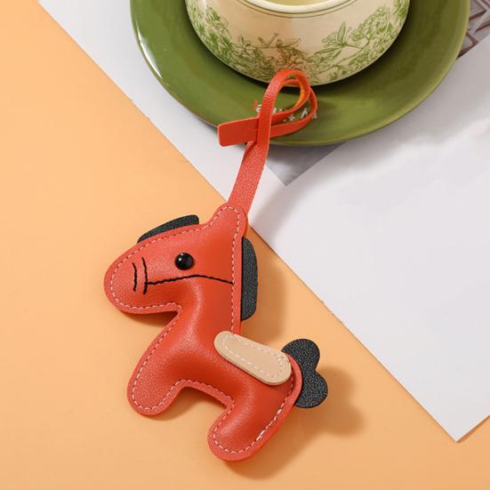 Keychain Vibrant Color Faux Leather Horse Design Key Chain with Lanyard Backpacks Car Keys Handbags Bag Accessory