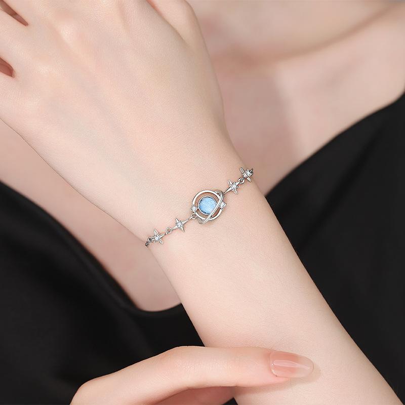2026 Simple Star Bracelet Women's Niche Design Sense Bracelet Fashion Trend Jewelry Hand Accessories