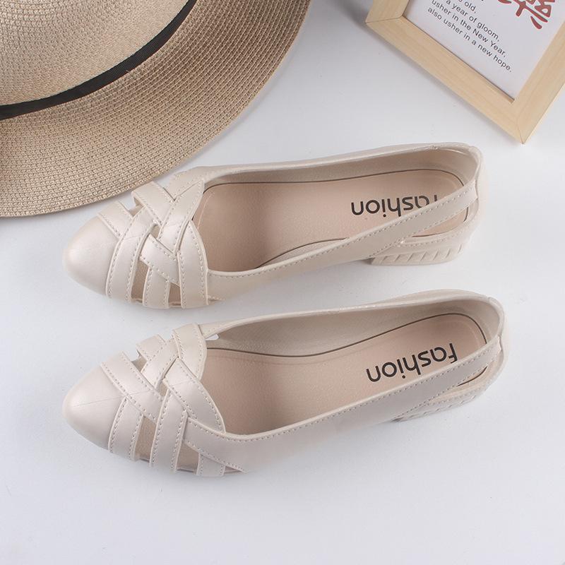 Heli shark pointed sandals fashionable women wear new summer flat-soled women's shoes solid color hollow casual women's sandals