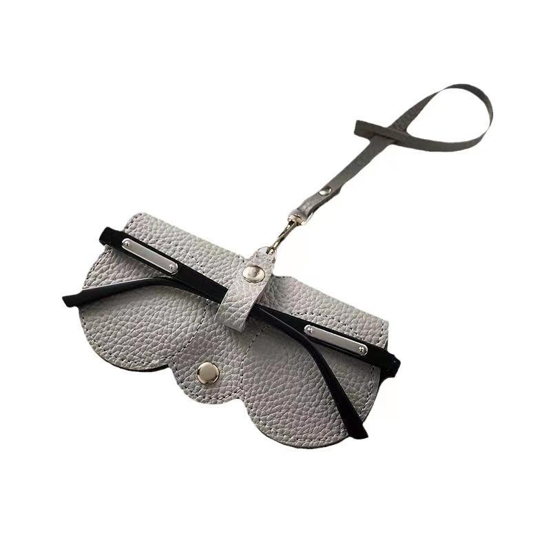 Pu Sonnenbrillentasche, Tragbares Brillenetui, Schutzhülle für Sonnenbrillen, Niedlicher Brillenclip, Minimalistische Damen-Brillentasche