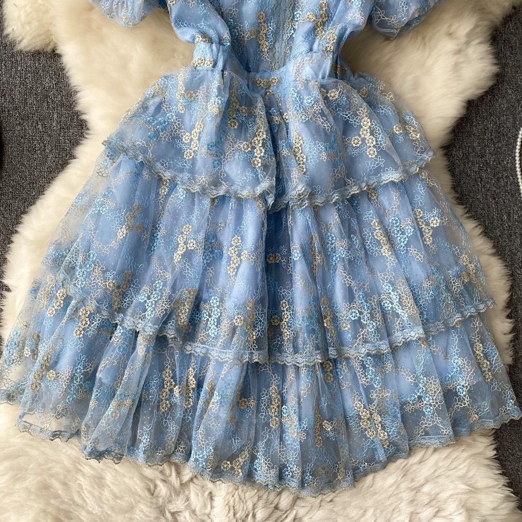 Summer Lace Hook Flower Embroidered Bubble Sleeve Dress for Womenfashion Slim Waist Dress Female A-line Cake Party Retro Dress