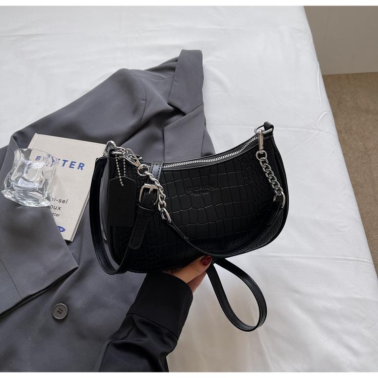 

Fashion light luxury chain small bag women s 2025 new French niche underarm bag stone pattern commuter messenger bag tide