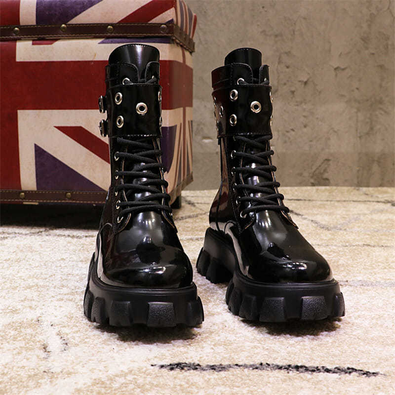 2025 New Versatile British Wind Locomotive Boots Flat-bottomed Thick-soled Korean Version Short Boots Student Black Martin Boots Women