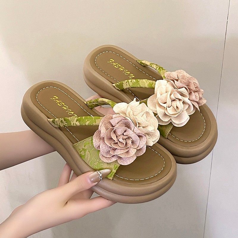 Beautiful Casual Cool Slippers Women's 2025 New Summer Wear with Skirt Flat-bottomed Seaside Vacation Beach Roman Shoes