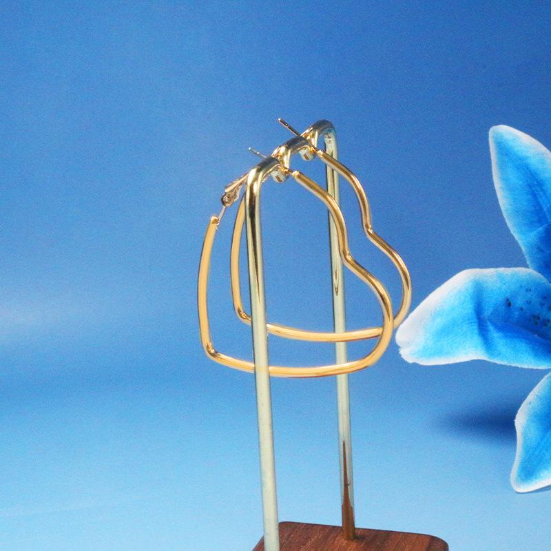 Golden yellow simple love geometric personality earrings earrings earrings daily commute