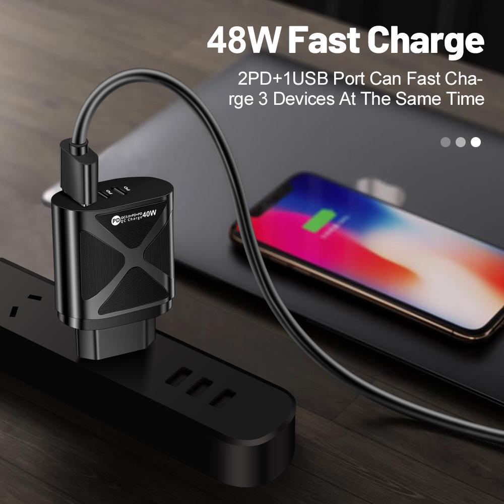 2,4A LED-Reise-Ladegerät mit Lichtern, USB + Dual-PD-Typ-C-Anschlüssen, EU/US-kompatibel