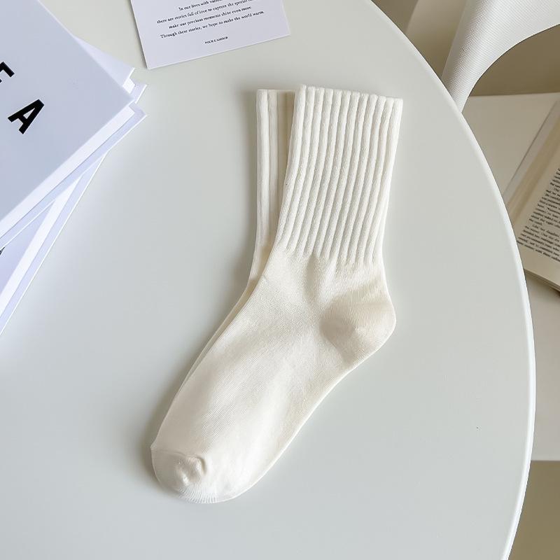 

Женские хлопковые антибактериальные спортивные носки до середины икры в вертикальную полоску - Весенне-осенний стиль Y2K, устойчивые к запаху, слим-эффект и повседневные One Size белый/кремовый