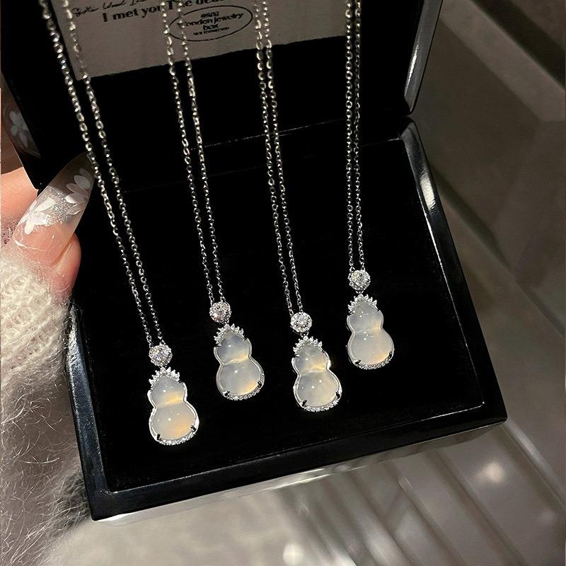 Stainless Steel Zircon Chain Hoist Pendant Necklace New Chinese Niche Versatile Clavicle Chain Light Luxury Advanced Sense Necklace