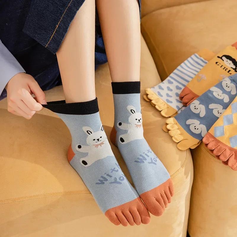 Nouveaux chaussettes mi-mollet respirantes absorbant la sueur à cinq doigts pour femmes, chaussettes à orteils séparés, chaussettes étudiantes mignonnes de dessin animé pour filles