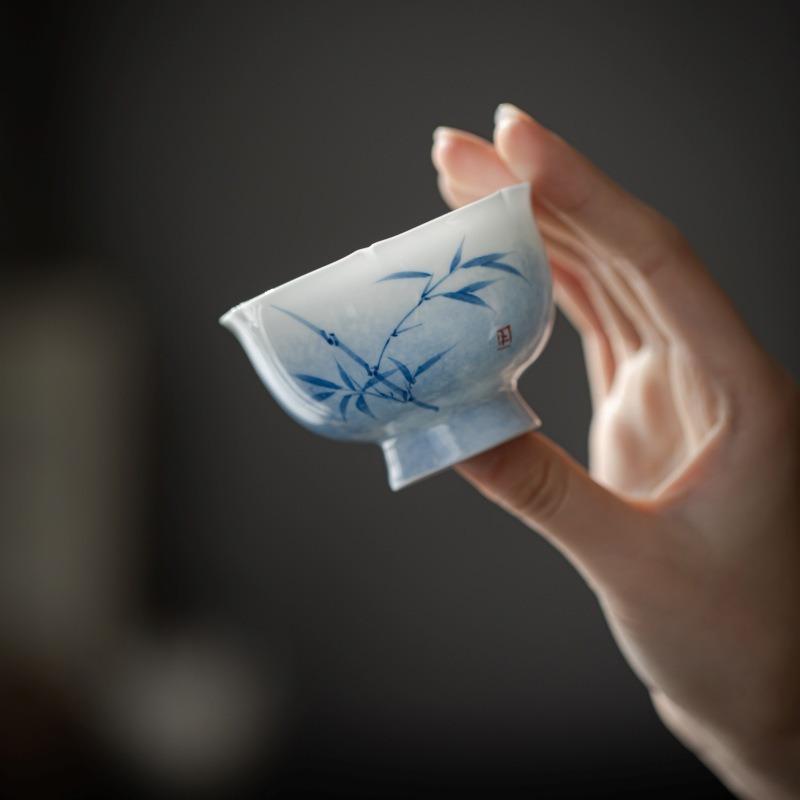 Hand Painted Blue Bamboo Ceramic Master Cup Floral Shape Underglaze Blue Flower Luxury Tea Cup For Home Gongfu Tea Set