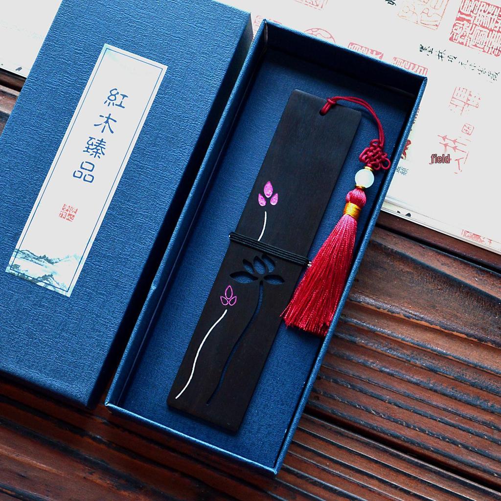 Ancient Sandalwood Lotus Bookmark: Gold-Painted Silver Openwork Creative Souvenir for Graduation and Back-to-School Gifts