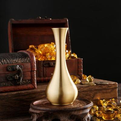 Vaso in ottone dorato antico: Decorazioni di alta qualità per ufficio o soggiorno con composizioni floreali secche