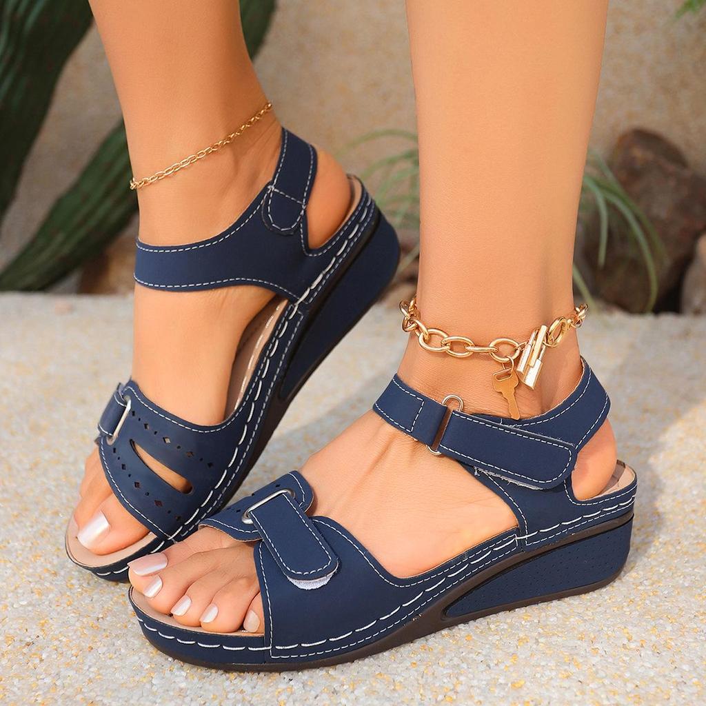 Summer 2023 Retro Women's Round Toe Wedge Sandals - Large Size & Comfortable with Stitching Detail