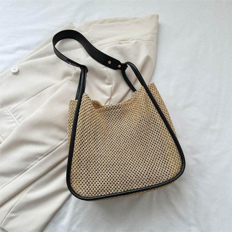 Chic And Minimalist Medium Sized Woven Handbag For Women Perfect For Fall Fashion чёрный