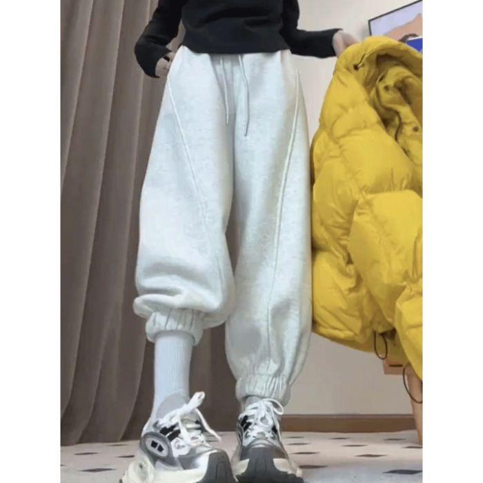 Fleece-Lined High-Waisted Tapered Women's Pants: Plus Size, Loose Fit, Versatile, Thick, Warm, Casual Autumn/Winter Sweatpants.