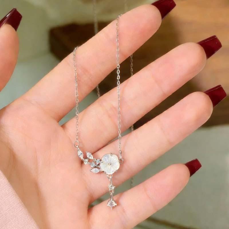 Романтичное ожерелье-подвеска с кисточкой Гардения для женщин Цветы для женщин Цепочка на ключицу Элегантная девушка Свадебные украшения Подарок на вечеринку