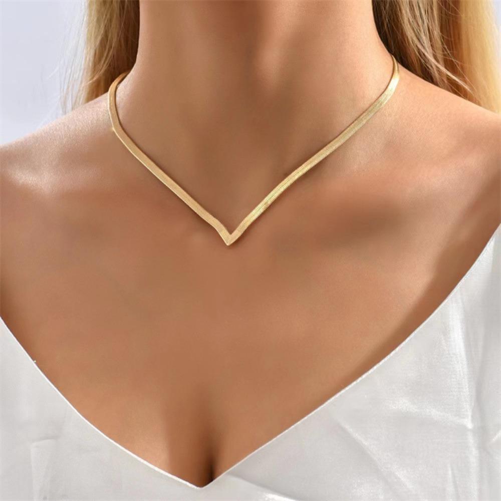 Fineness Clavicular Chain Brass Woman Jewelry Personality Snake Choker  Women