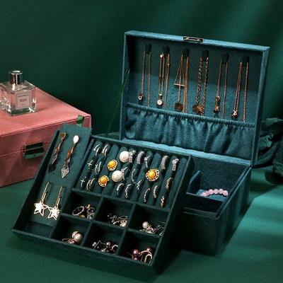 Caja de almacenamiento de joyas de gamuza retro de doble capa para collares, pulseras y pendientes.