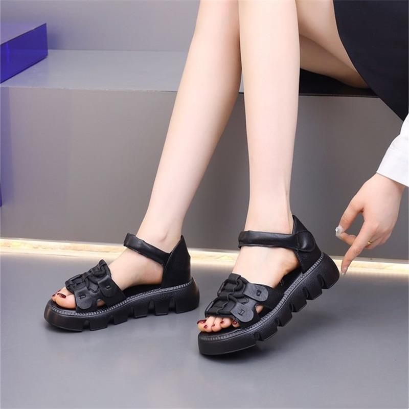 Vintage mom shoes Roman sandals women 2025 summer new Velcro casual muffin platform non-slip beach shoes