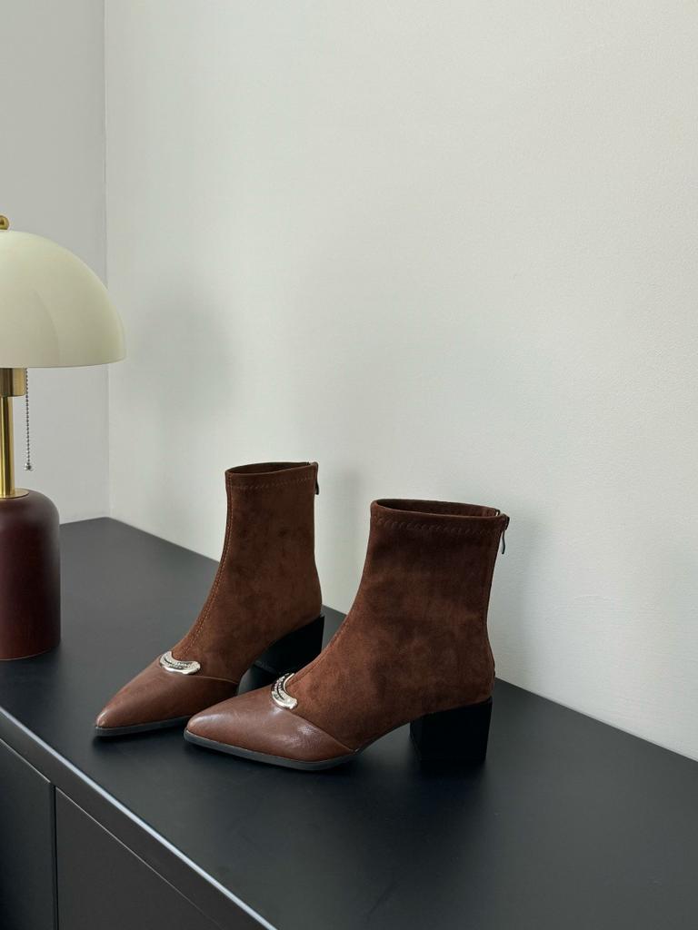 French Pointed Middle Heel Socks Boots Women's Autumn and Winter New Rear Zipper Thick Heel Thin Boots Fashion Short Women's Boots