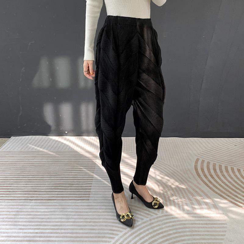 

2026 Spring/Summer Hand-Pleated Slim-Fit High-Stretch Wrinkled Trousers - Silky, Comfortable, and Flattering Fit. One Size чёрный