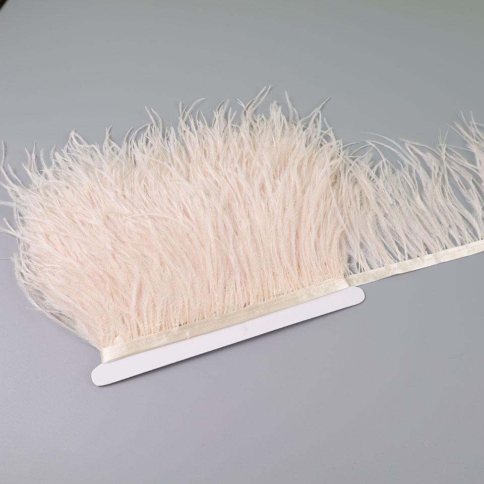 2M Pštrosí peří na stuze pro vyšívání šití do šatů ozdobné peří na pásce třásně pro oblečení