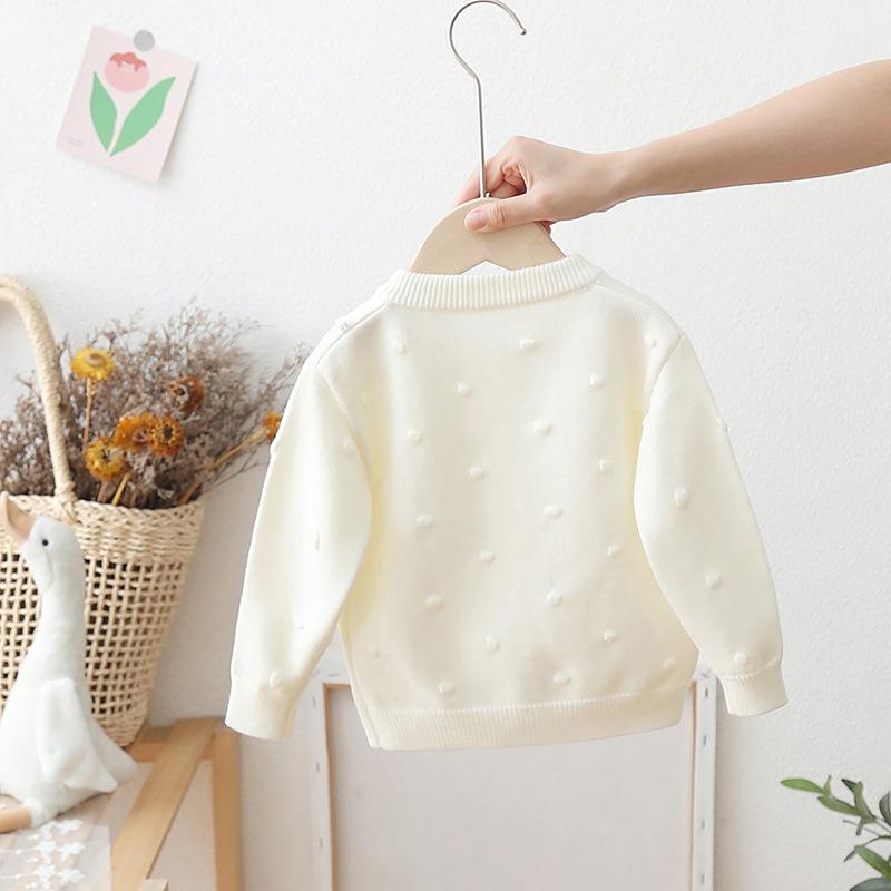 Girls' Knitted Cardigan Sweater for Spring/autumn Season – A Stylish Floral-patterned Outerwear for Little Girls.