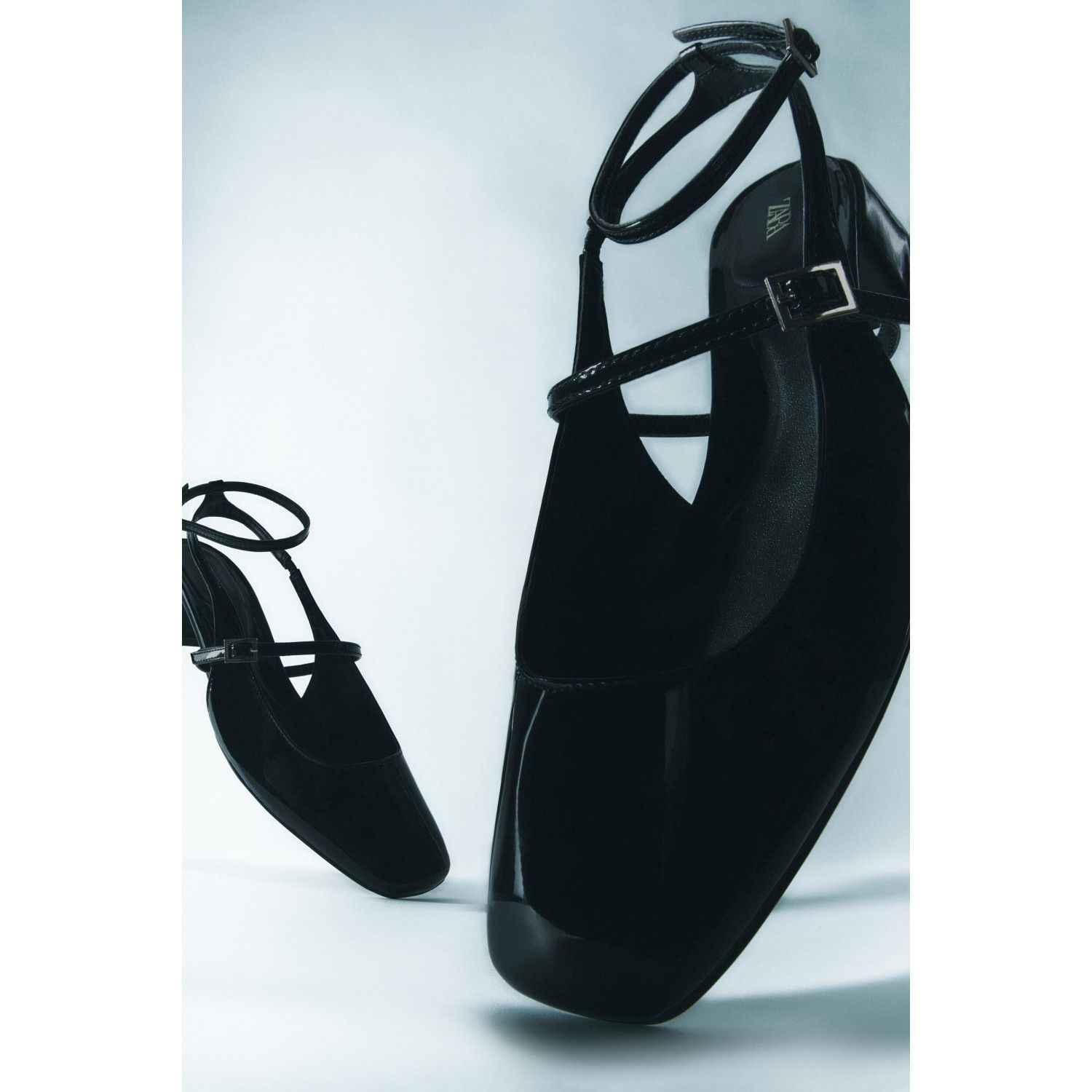 

BLOCK-HEEL SLINGBACK SHOES