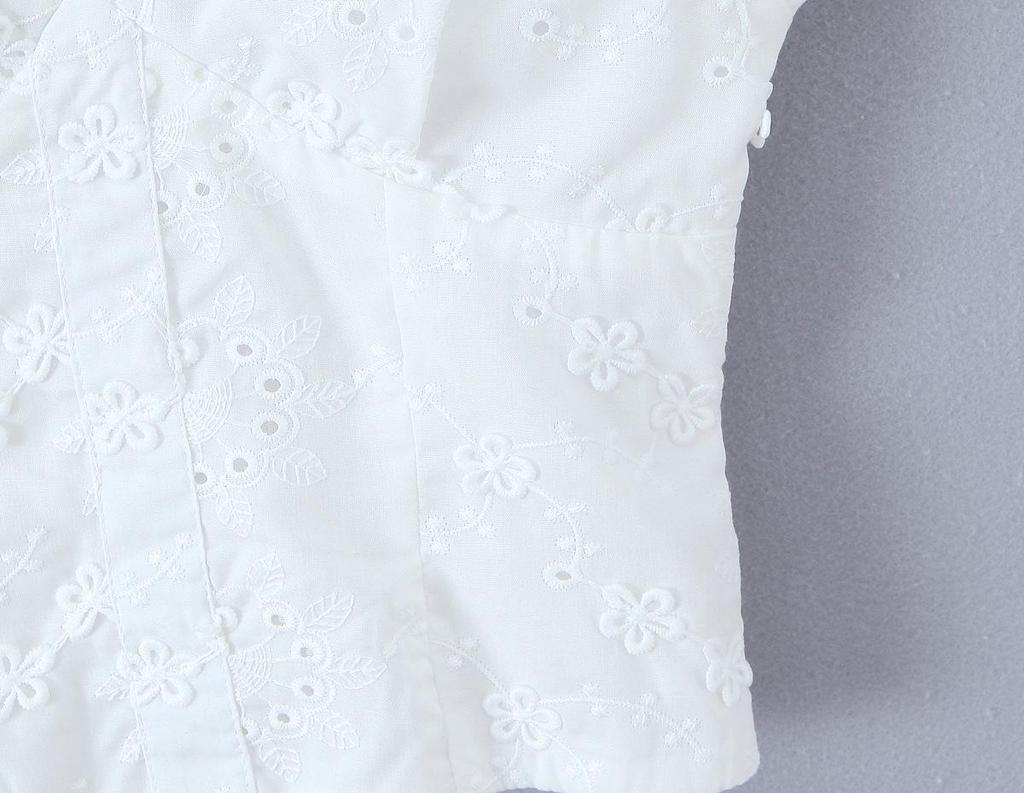 Women's French Lace V-Neck Short-Sleeve Shirt: Sweet, Slim-Fit Summer Top