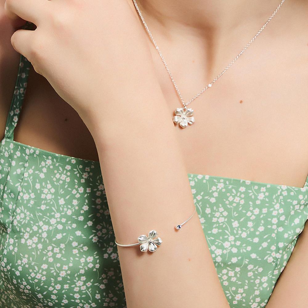 Rosie Mini Flower Bracelet