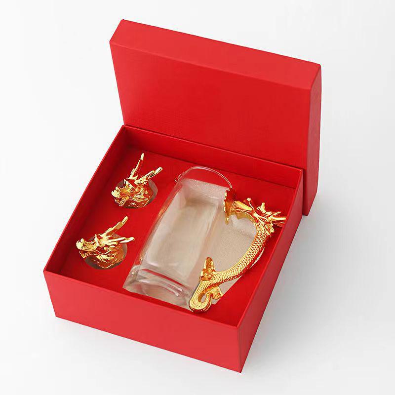 

Набор бокалов для вина с изображением китайского зодиака дракона - элегантная подарочная коробка с изображением головы животного One pot two cups