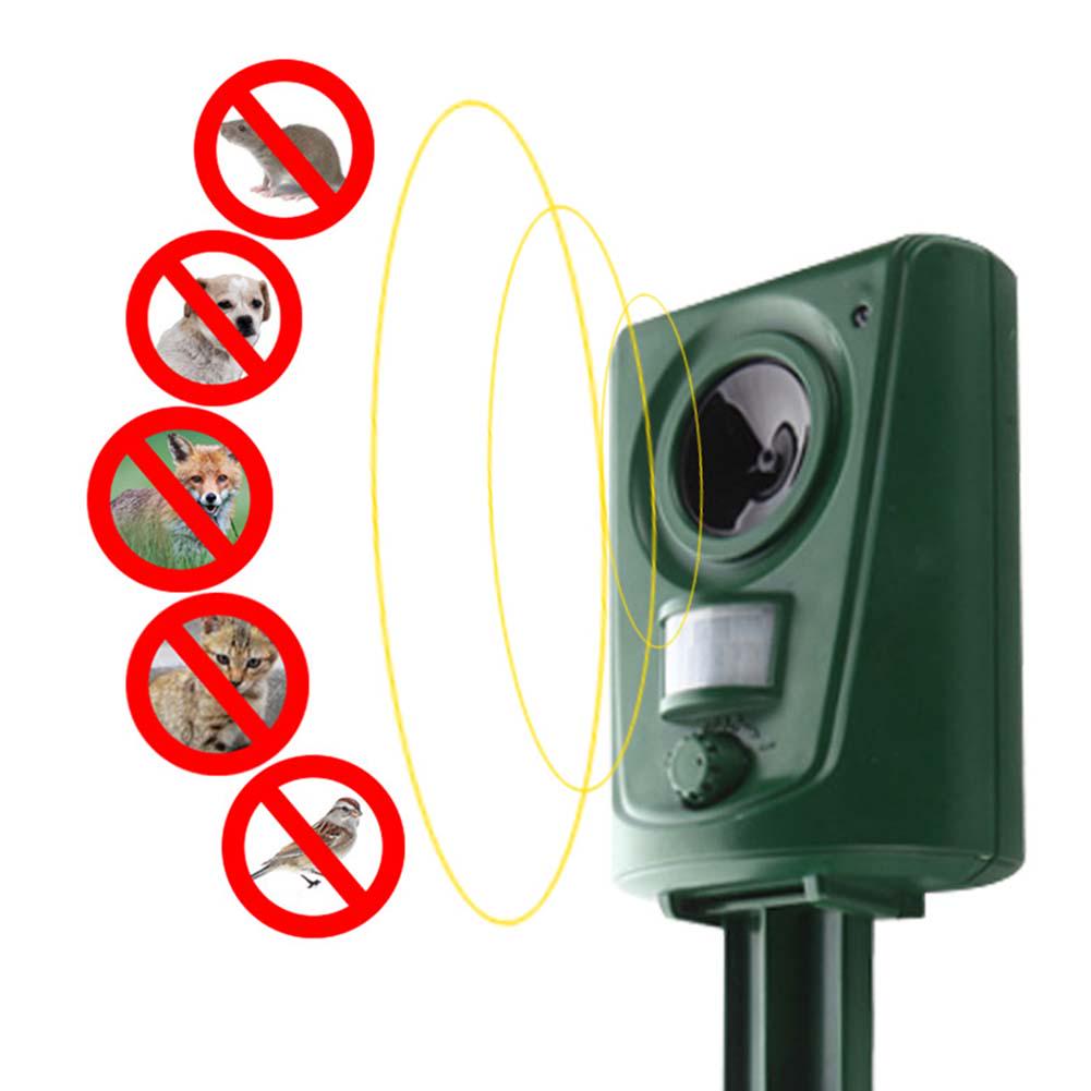 Home Kichen PIR Motion Sensor Repel Skunk Rats Ultrasonic Animal Pest