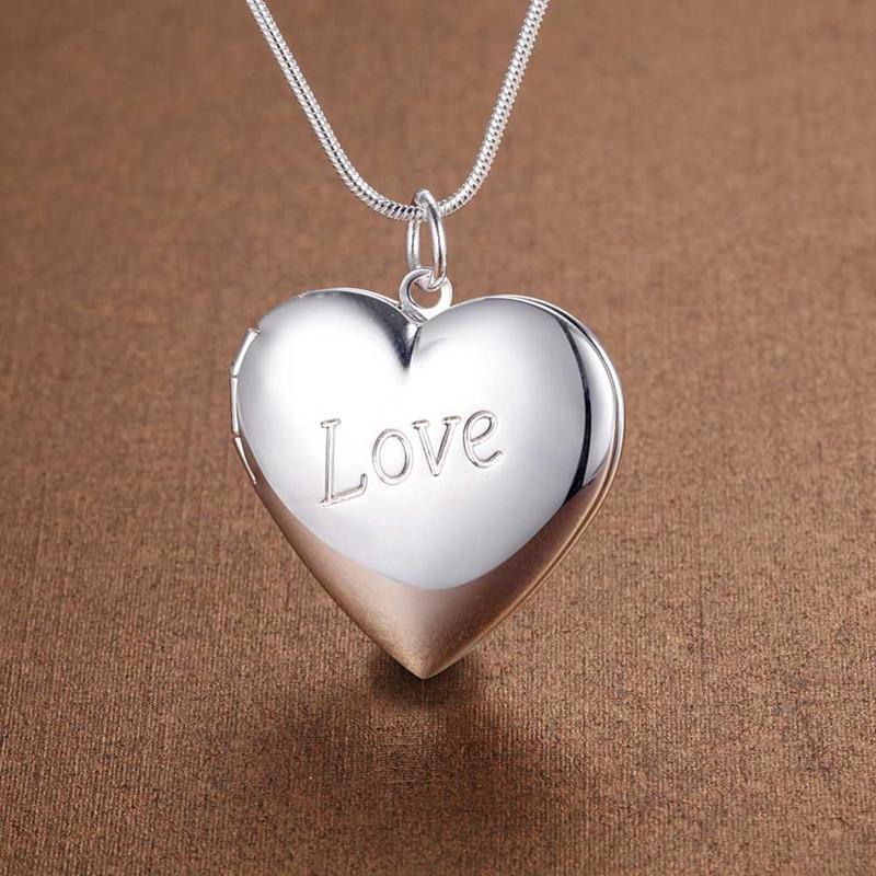 Silver-Plated Heart-Shaped Photo Frame Necklace with European and American Design