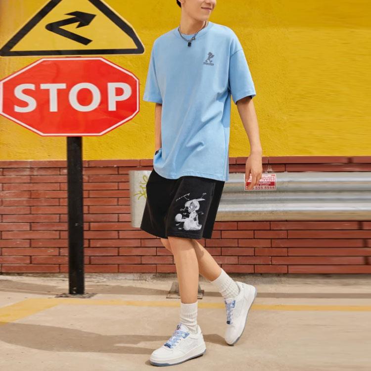 Li-Ning Disney Pinocchio Series Hand-Painted Cartoon Print Casual Loose T-Shirt Men Tops Aurora-Blue AHSS451-7