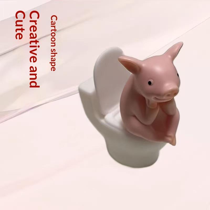 Cute Pig Bathroom Decor Statue PVC Material Toilet Sitting Shape 1PC Tabletop Wall Mount for Desktop Ornament