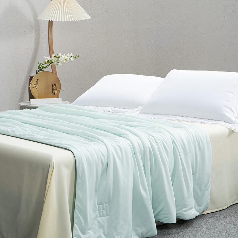 Mercury Home Textiles Cool Touch Knitted Summer Fiber Quilt