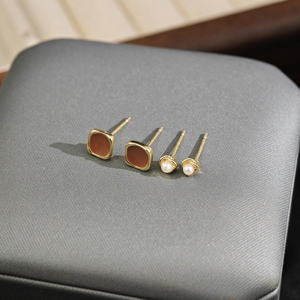 Boucles d'oreilles Puces Géométriques Ambre Œil de Tigre Style Vintage Hong Kong Petites et Délicates Ensemble d'Oreilles Maillard Premium