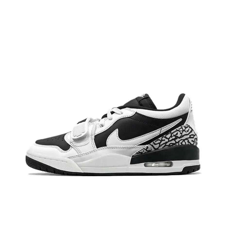 

Jordan Legacy 312 CD7069-111 Unisex EU 45 чёрный/белый