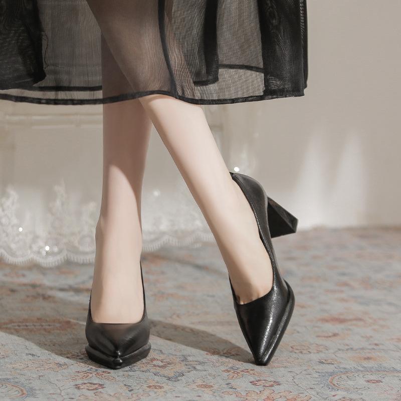 A596-2 burgundy waterproof table high heels spring and summer new French fashionable professional thick heel sexy temperament single shoes