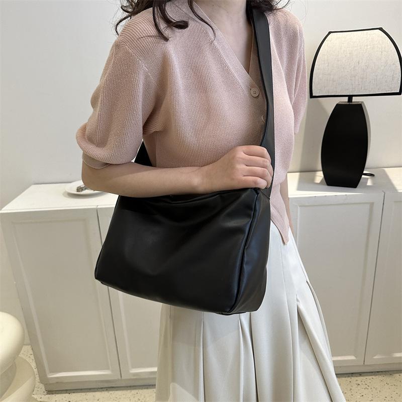 Large Capacity Bag 2025 New Bag Women's Fashion Simple Commuter Bag Messenger Bag Feeling One Shoulder Portable Tote Bag