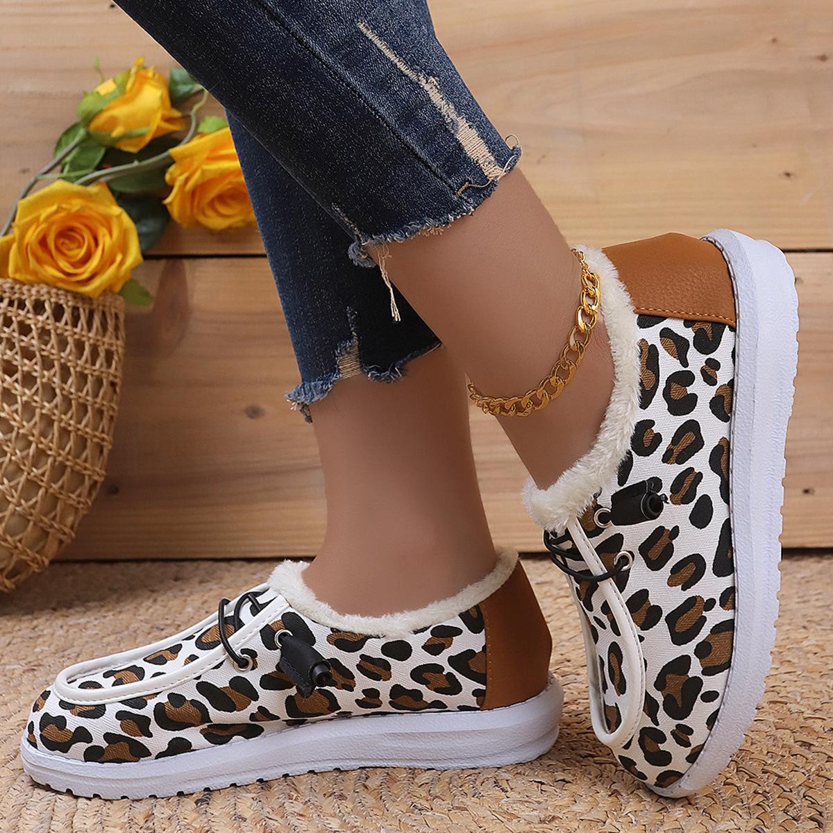 

Lightweight flat-soled leopard print velvet cotton shoes women s foreign trade large-size women s shoes new fashion European and American round head l 42